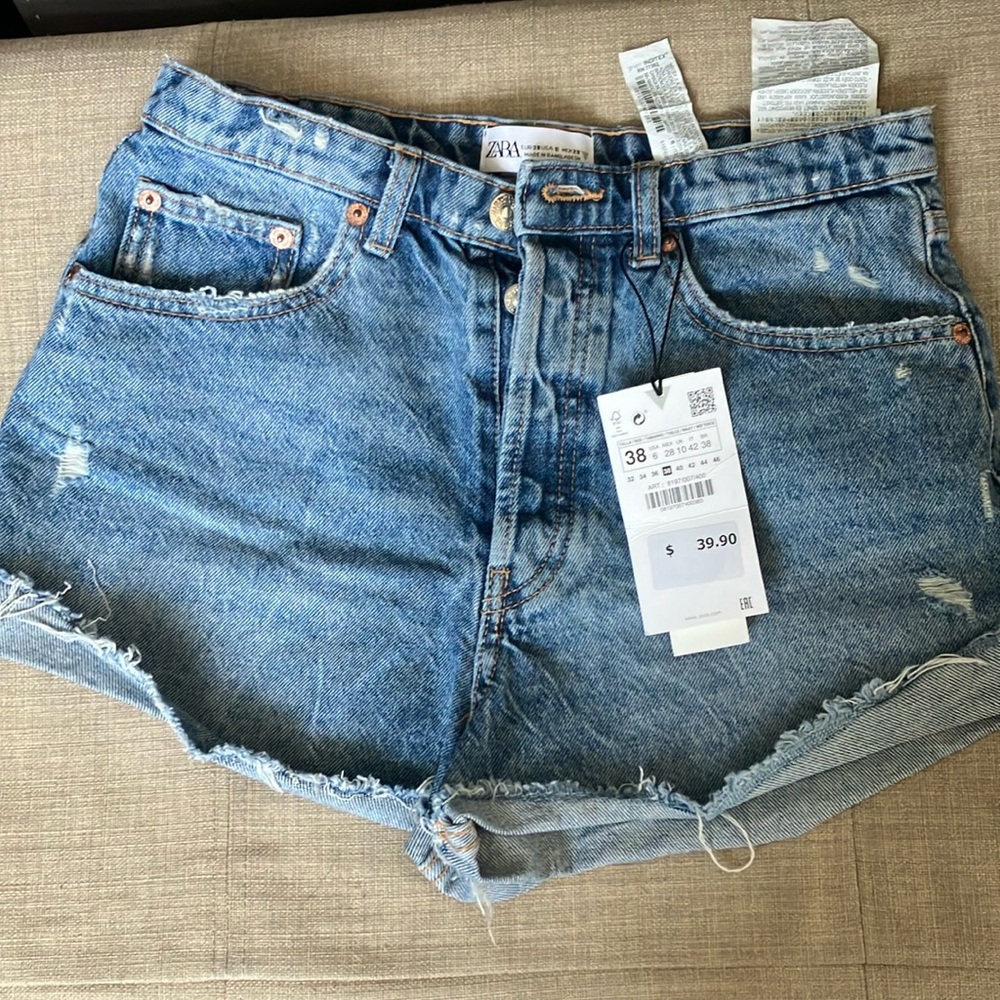 BNWT Zara Distressed Blue high rise Jean Shorts size 38 /6